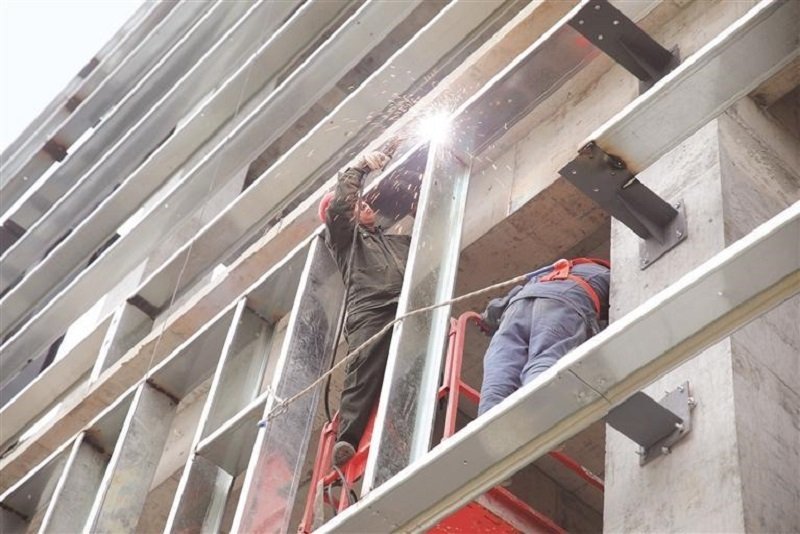 　　項(xiàng)目現(xiàn)場(chǎng)施工忙。 貴州日?qǐng)?bào)天眼新聞?dòng)浾?楊曦 攝